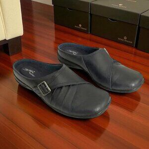 Women’s Easy Street Navy Slide On Mules -10M